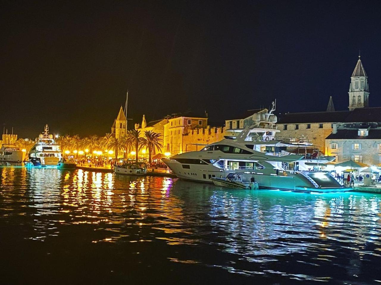 Apartment Capo Residence - Old Town - Parking Trogir Exterior foto