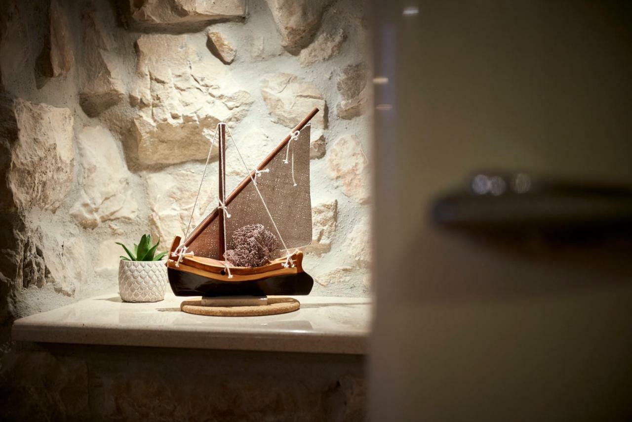 Apartment Capo Residence - Old Town - Parking Trogir Exterior foto