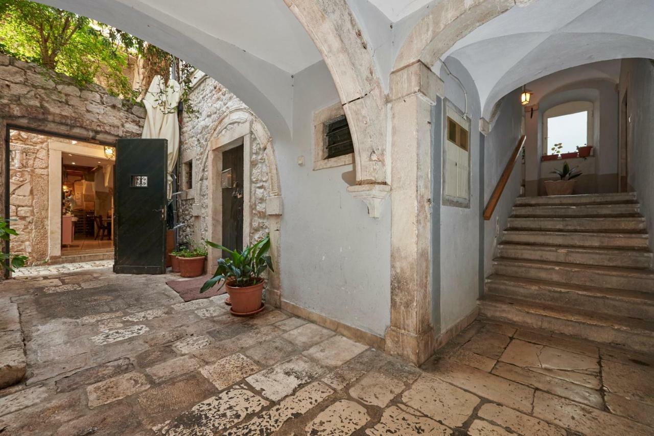 Apartment Capo Residence - Old Town - Parking Trogir Exterior foto